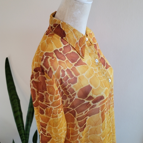 VTG Nicola Sheer Giraffe Print Blouse - Picture 2 of 12